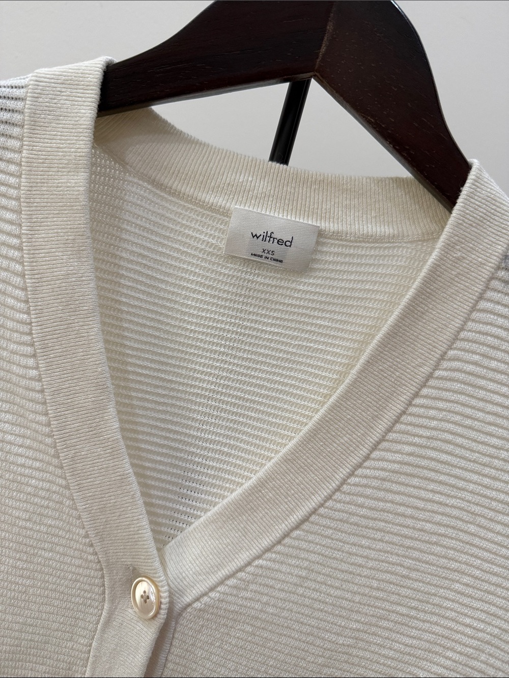 Aritzia Wilfred Cream Ribbed Cropped V-Neck Cardigan - Picture 2 of 6